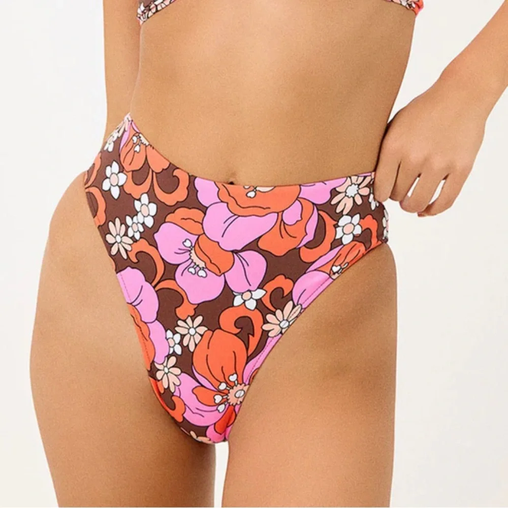 Frankie’s Bikinis Tropics Tia String Bikini Top 2XL Jenna High Waist Bottom XL